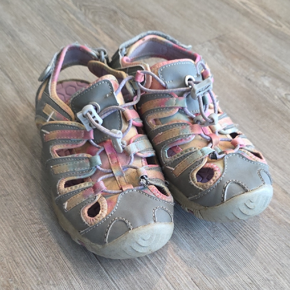Khombu Kids Gray and Pink Adventure Sandals